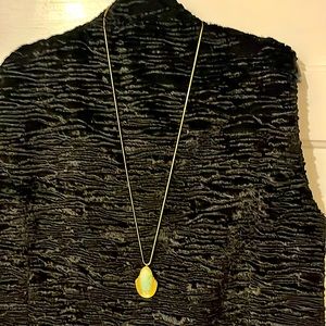 Gold tone pendant necklace- no markings
